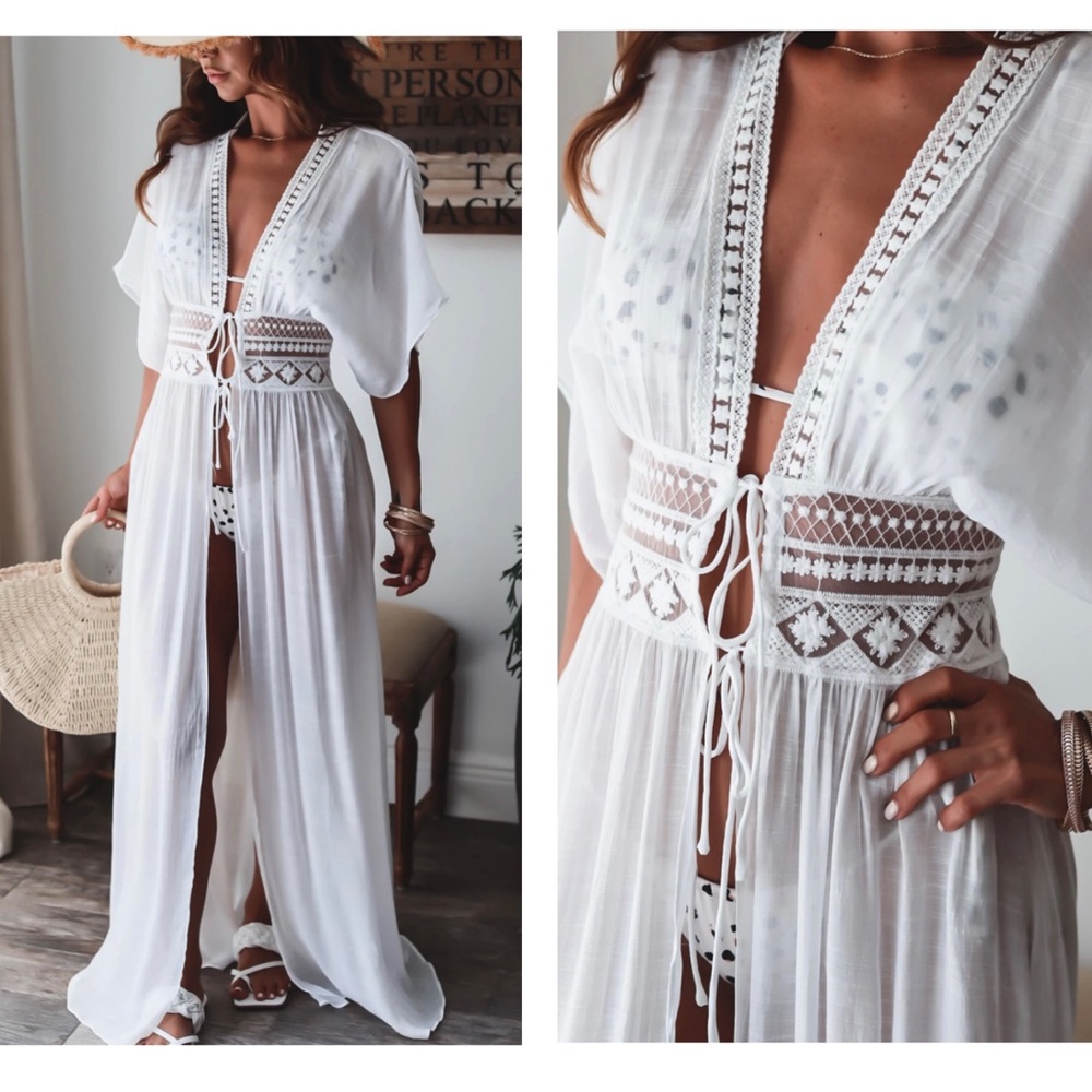 🤍 Beautiful Brand New Dreamy white cover up!